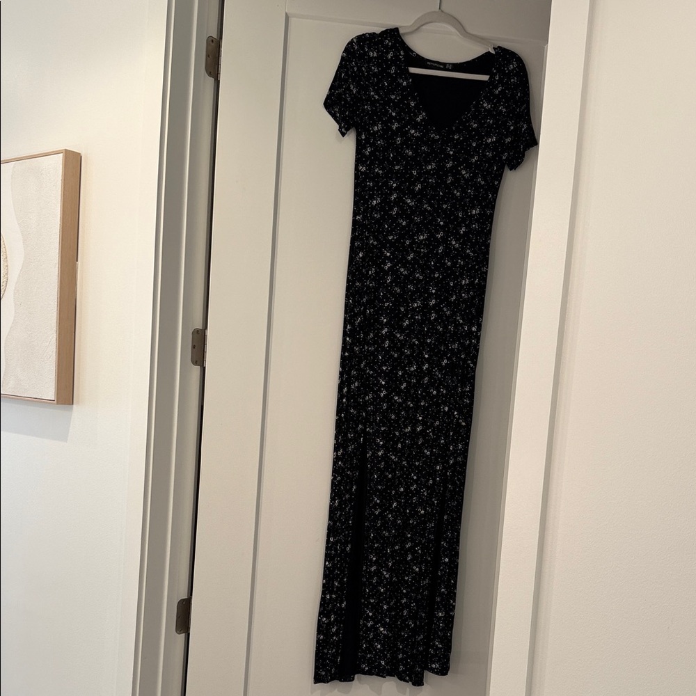 PrettyLittleThing Black and White Floral Maxi Dress